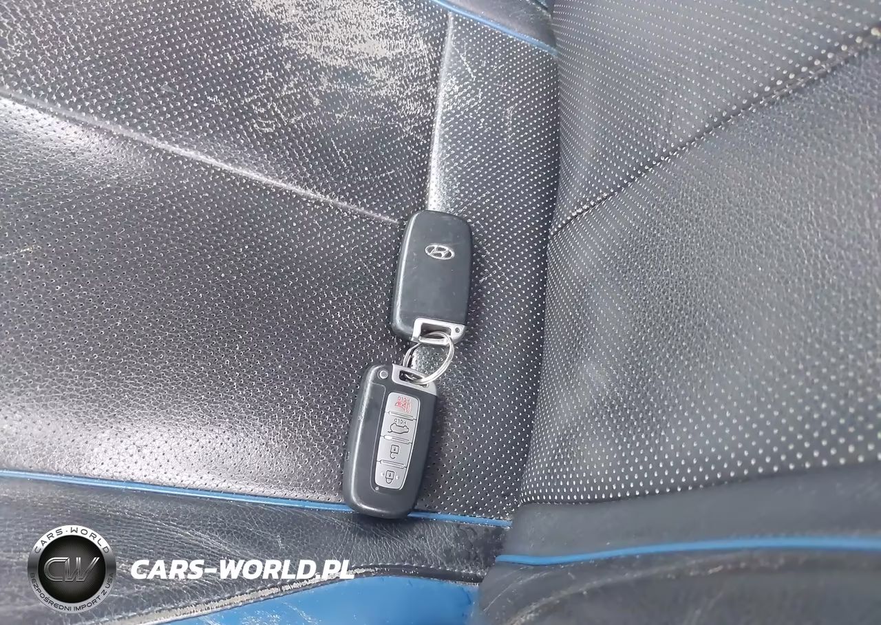 2013 Hyundai Veloster Turbo W-Blue VIN:KMHTC6AE7DU136234 - 11