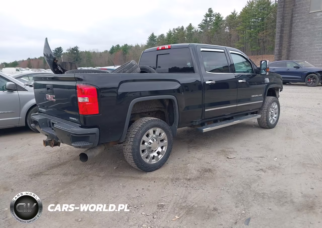 2015 GMC Sierra 2500Hd Denali VIN:1GT120E85FF675085 - 4