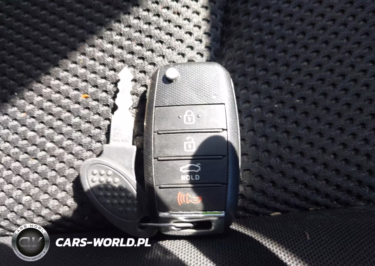 2019 Kia Optima Lx VIN:5XXGT4L3XKG365113 - 11