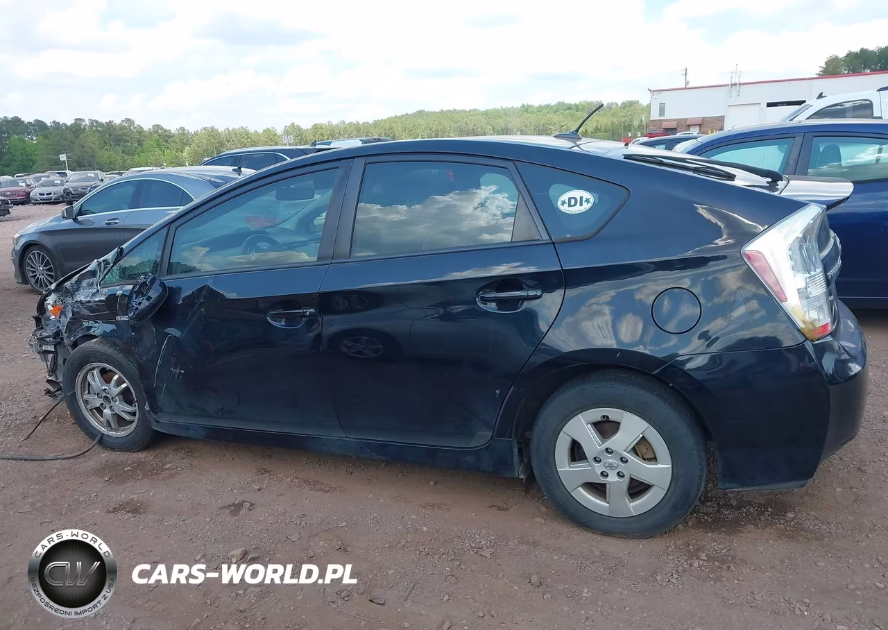 2011 Toyota Prius Two VIN:JTDKN3DUXB5341954 - 15