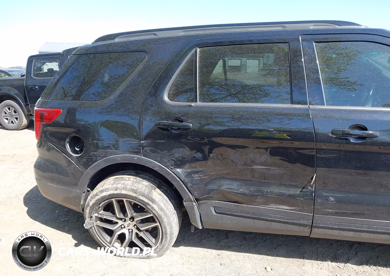 2016 Ford Explorer Sport VIN:1FM5K8GT8GGA24087 - 6