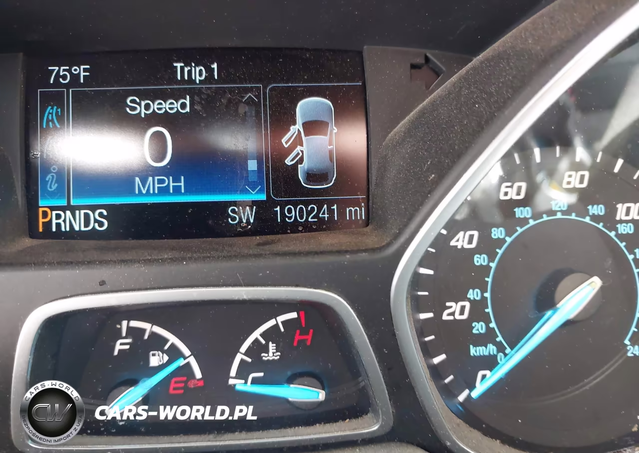2015 Ford Escape Titanium VIN:1FMCU9J90FUB12040 - 15