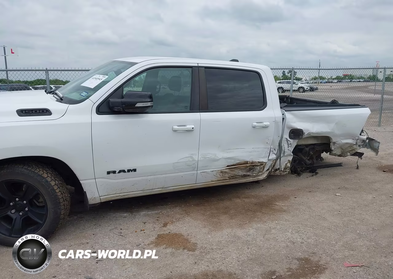 2021 Ram 1500 VIN:1C6SRFFT0MN586878 - 14