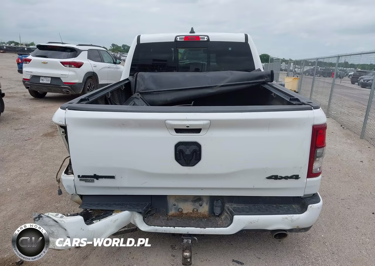 2021 Ram 1500 VIN:1C6SRFFT0MN586878 - 16