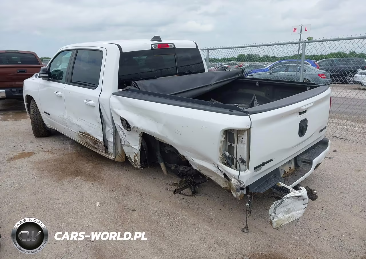 2021 Ram 1500 VIN:1C6SRFFT0MN586878 - 3