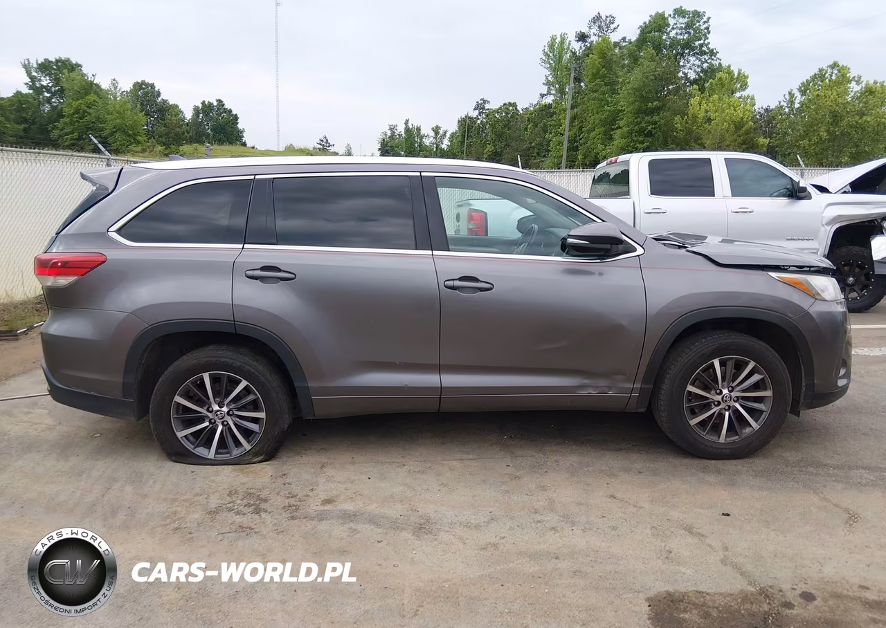 2017 Toyota Highlander Xle VIN:5TDKZRFH5HS515567 - 14
