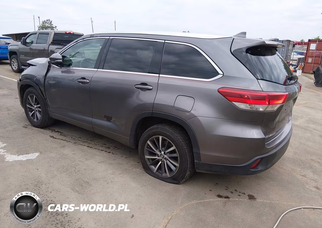 2017 Toyota Highlander Xle VIN:5TDKZRFH5HS515567 - 3