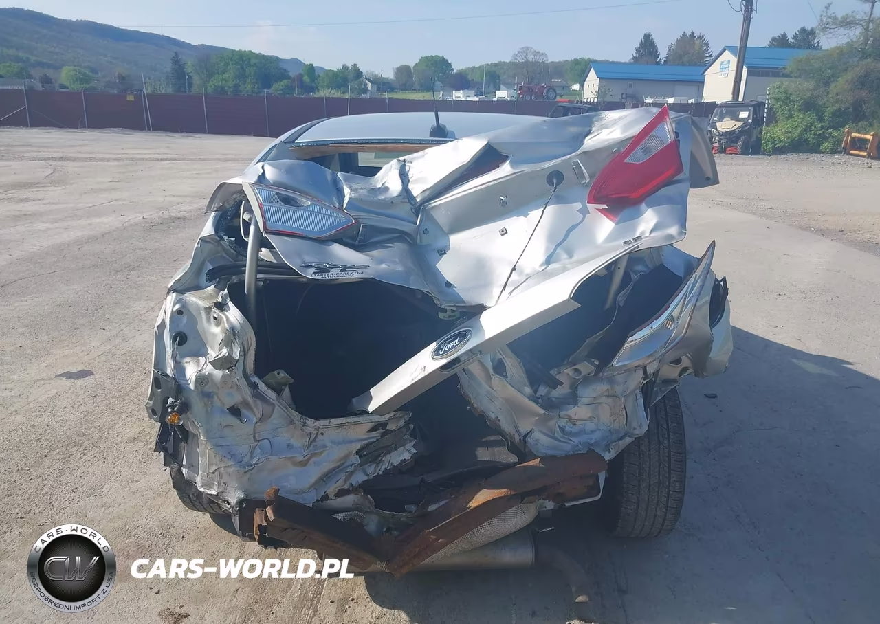 2012 Ford Focus Se VIN:1FAHP3F23CL470931 - 16