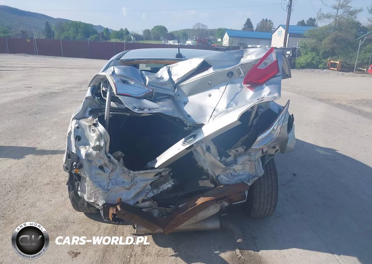 2012 Ford Focus Se VIN:1FAHP3F23CL470931 - 6