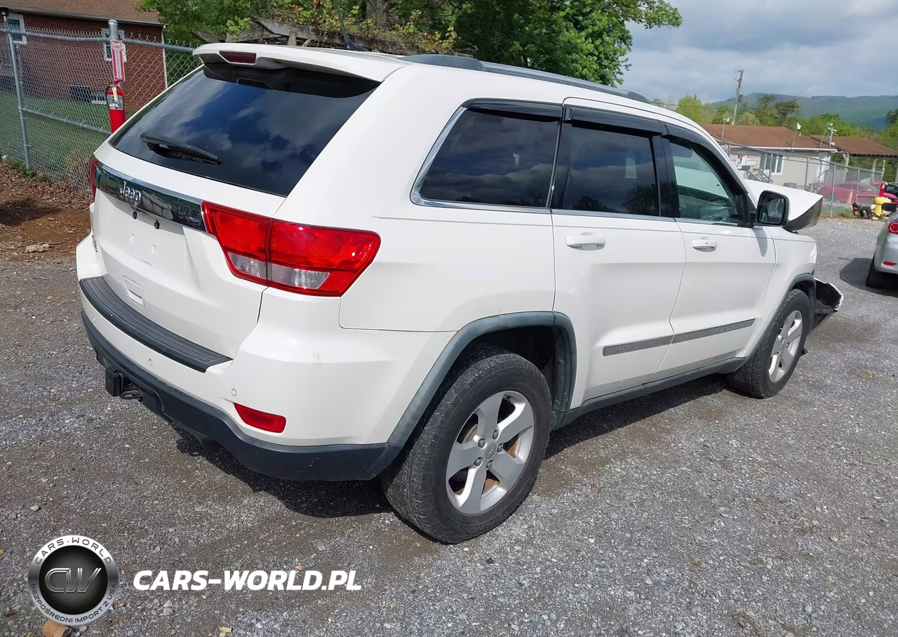 2012 Jeep Grand Cherokee Laredo VIN:1C4RJFAG2CC145787 - 4