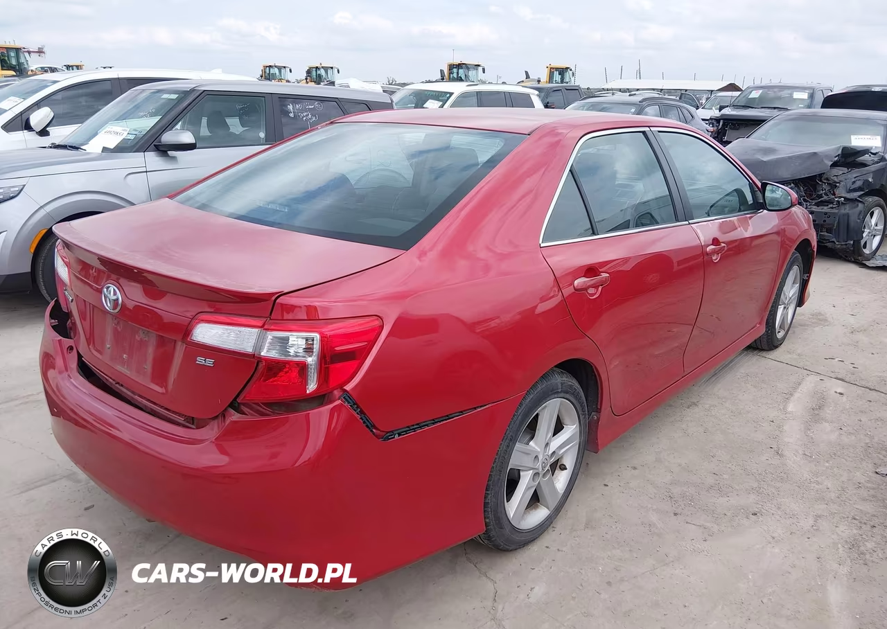 2014 Toyota Camry Se VIN:4T1BF1FKXEU807479 - 4
