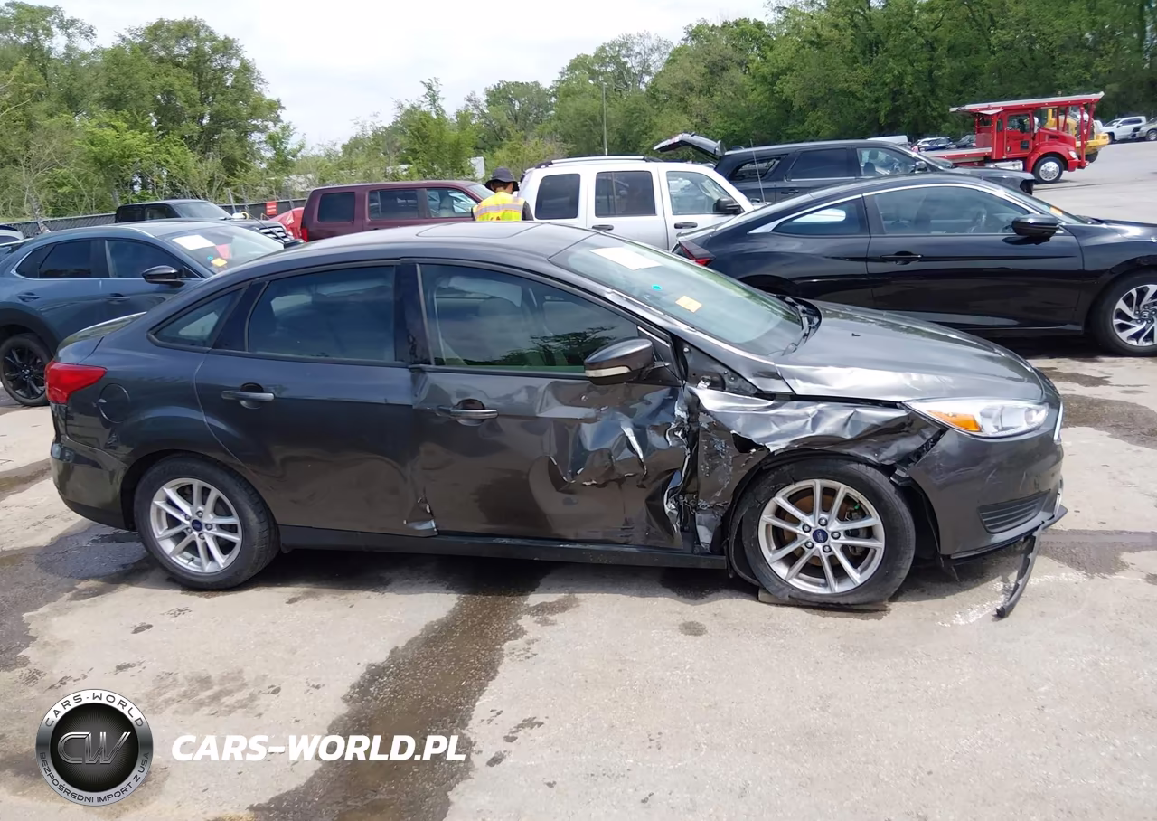 2016 Ford Focus Se VIN:1FADP3F24GL241128 - 14