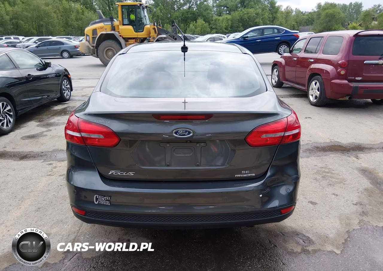 2016 Ford Focus Se VIN:1FADP3F24GL241128 - 17