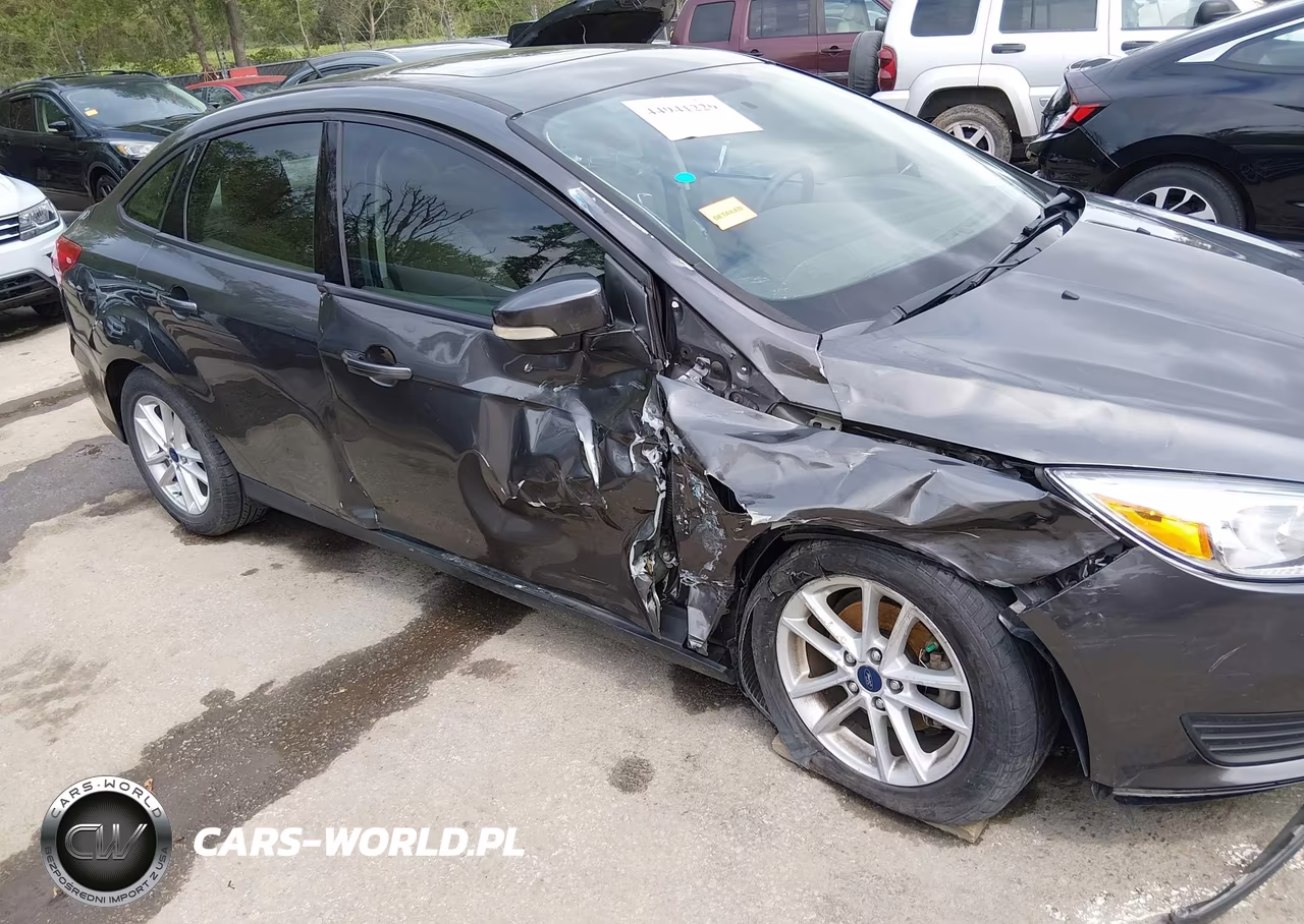 2016 Ford Focus Se VIN:1FADP3F24GL241128 - 6