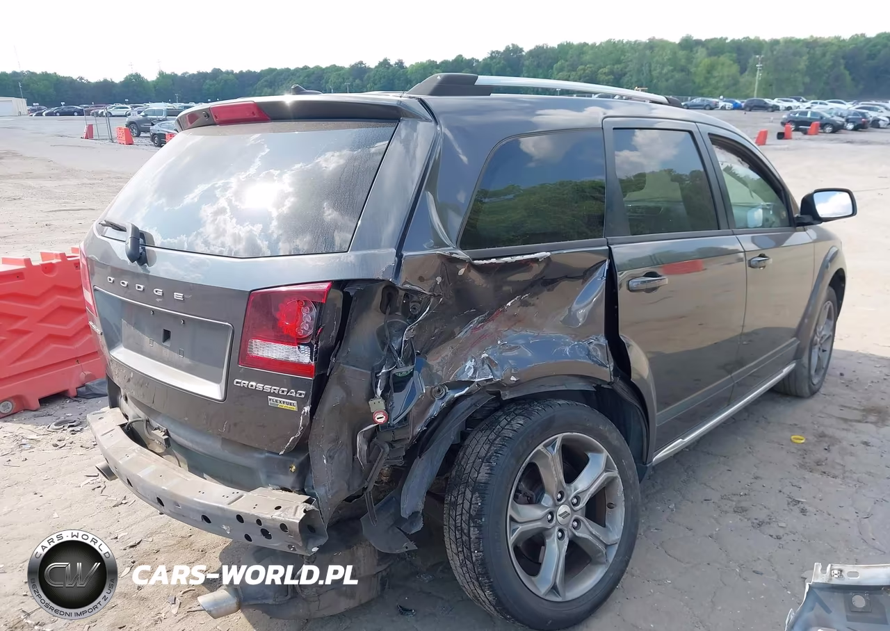 2018 Dodge Journey Crossroad VIN:3C4PDCGG4JT156070 - 6