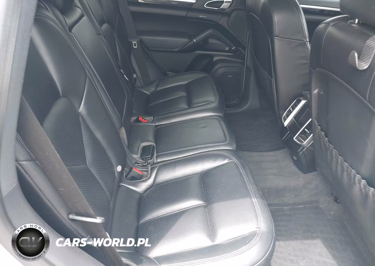2018 Porsche Cayenne Platinum Edition VIN:WP1AA2A23JKA01788 - 8