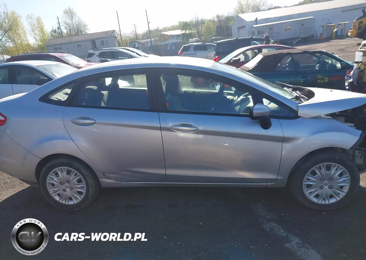 2016 Ford Fiesta S VIN:3FADP4AJ6GM118336 - 13