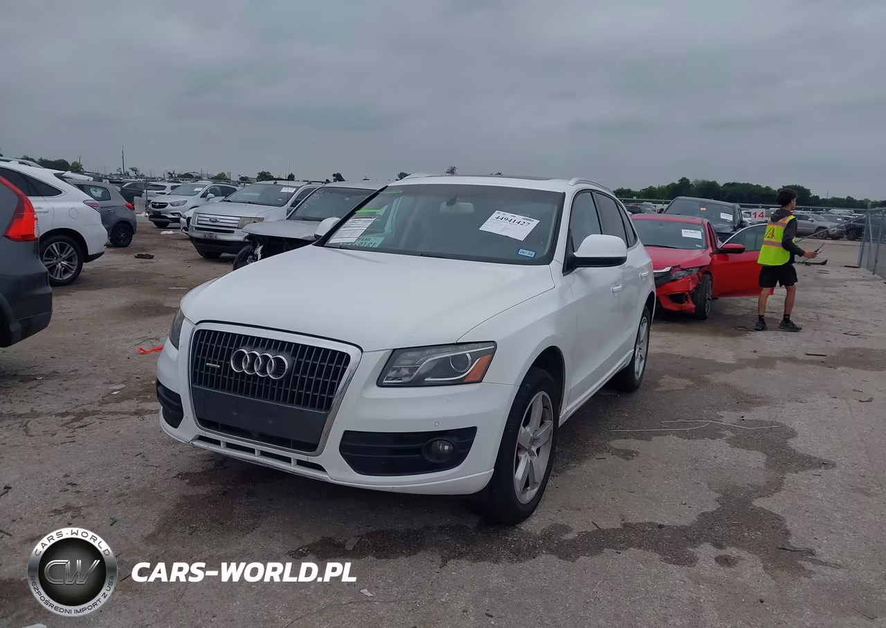 2011 Audi Q5 2.0T Premium VIN:WA1LFAFP4BA084479 - 2
