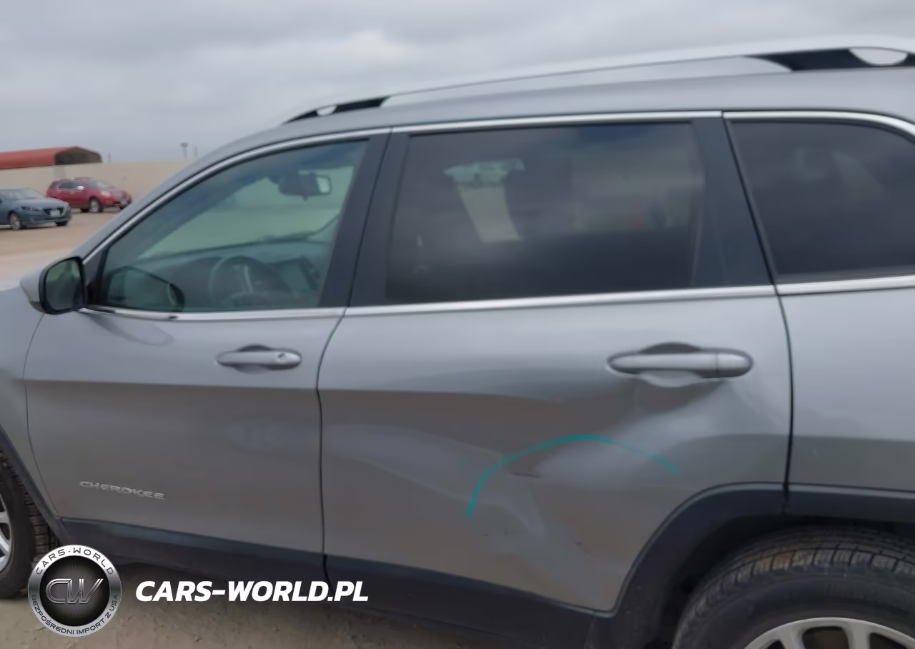 2016 Jeep Cherokee Latitude VIN:1C4PJLCS4GW178012 - 14