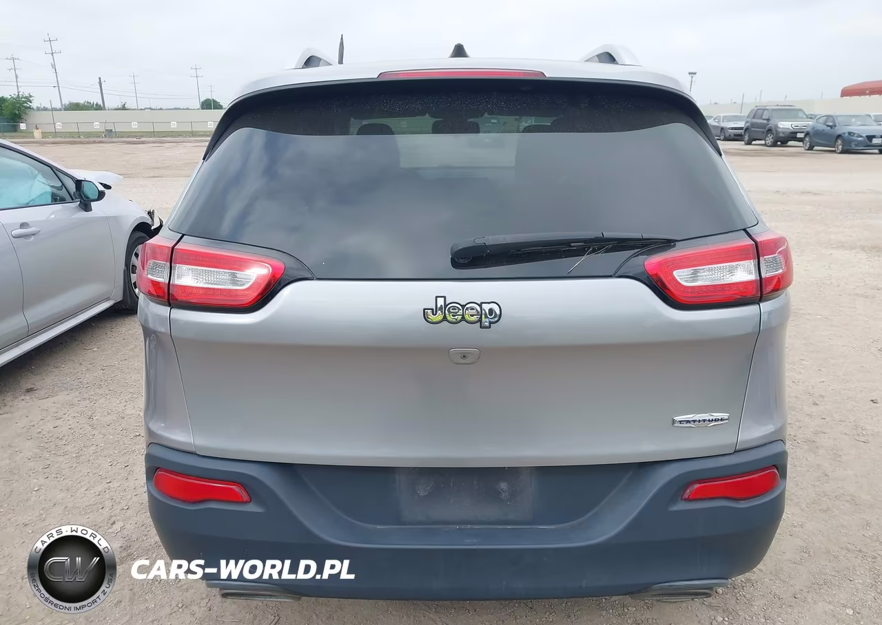 2016 Jeep Cherokee Latitude VIN:1C4PJLCS4GW178012 - 16