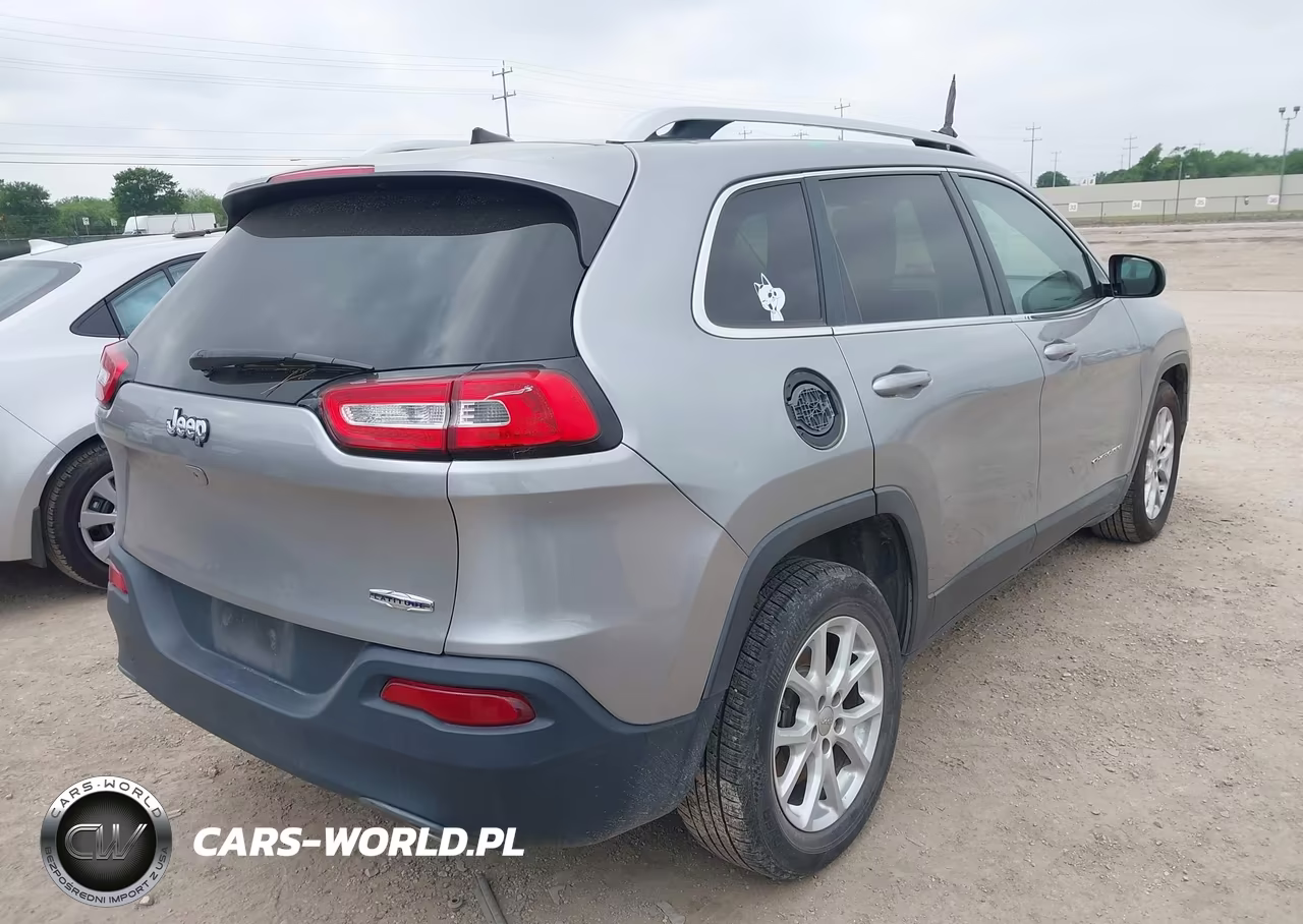 2016 Jeep Cherokee Latitude VIN:1C4PJLCS4GW178012 - 4