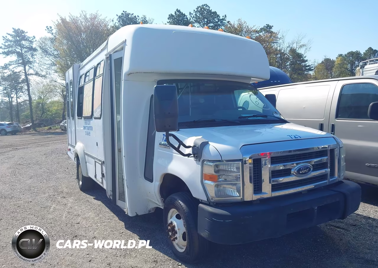 2010 Ford E-450 Cutaway