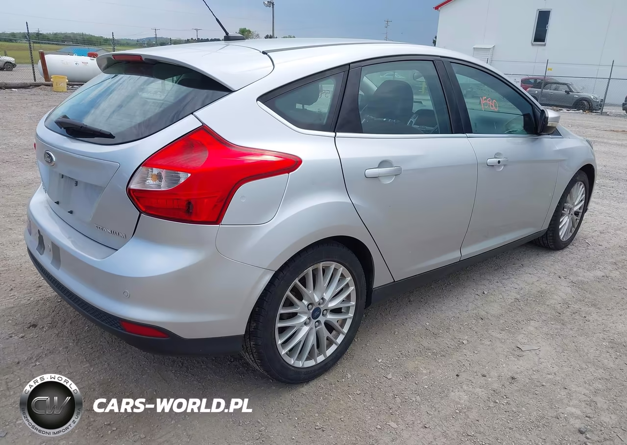2014 Ford Focus Titanium VIN:1FADP3N27EL189511 - 4