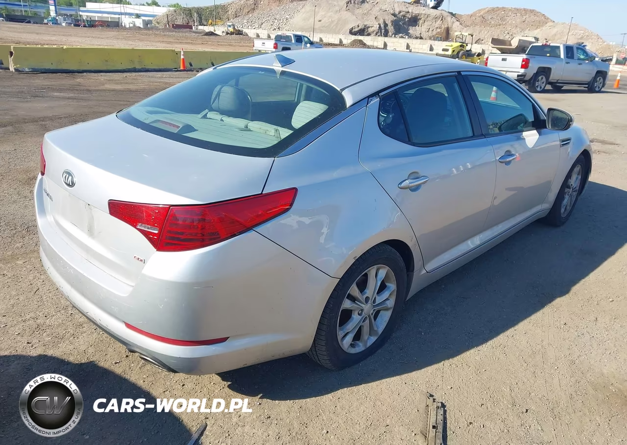 2013 Kia Optima Lx VIN:5XXGM4A79DG215578 - 4