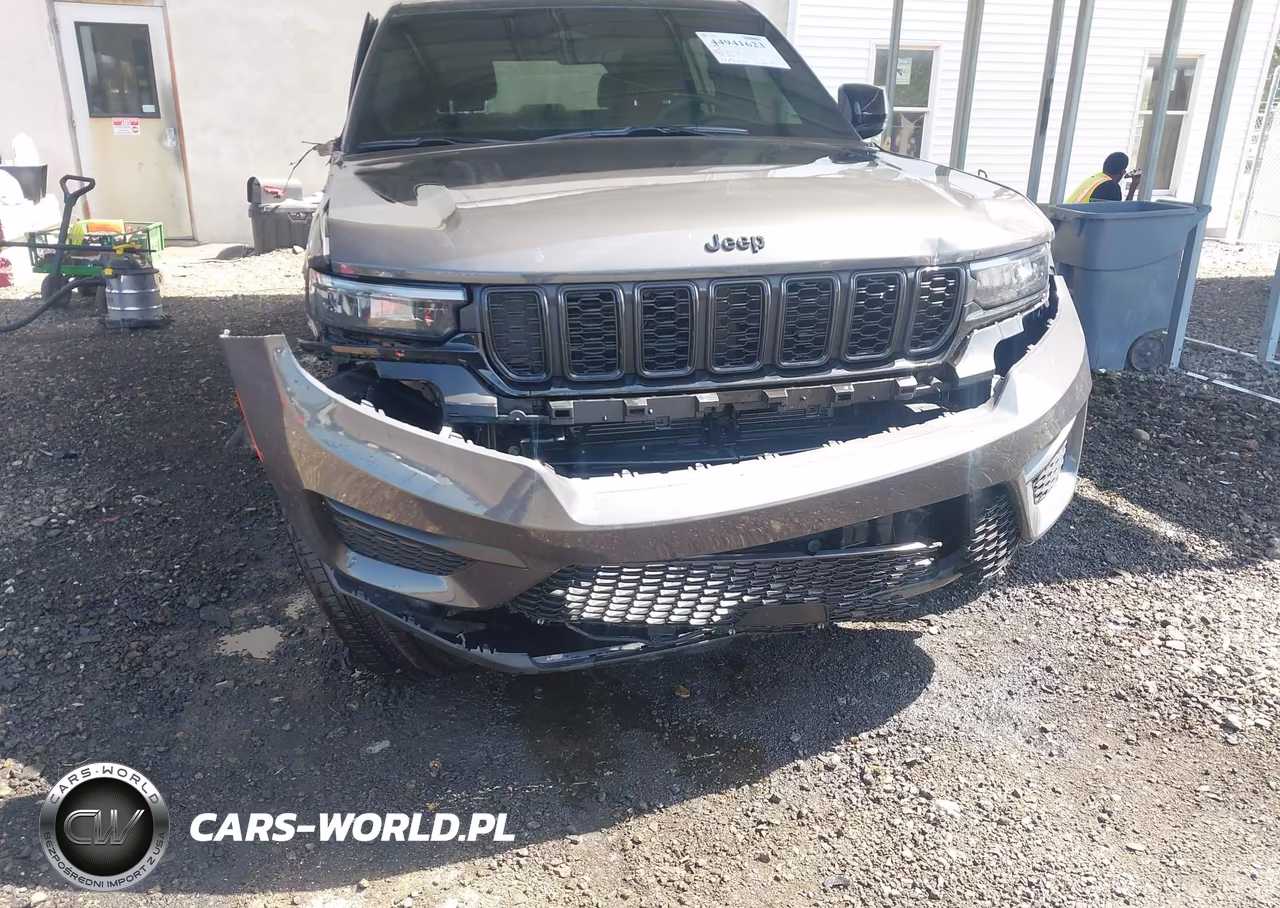 2025 Jeep Grand Cherokee Altitude X 4X4 VIN:1C4RJHAG5SC342348 - 18