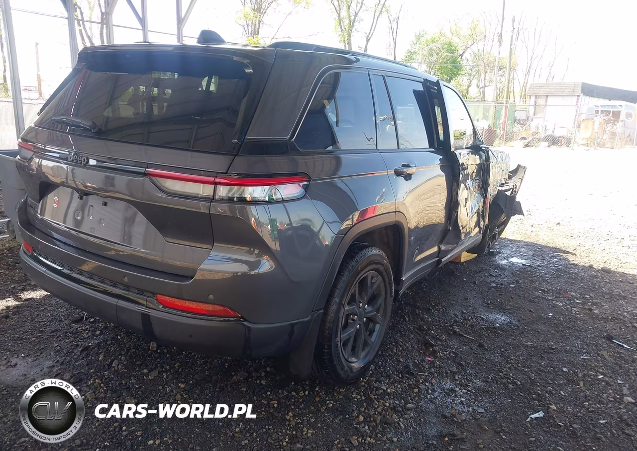 2025 Jeep Grand Cherokee Altitude X 4X4 VIN:1C4RJHAG5SC342348 - 4