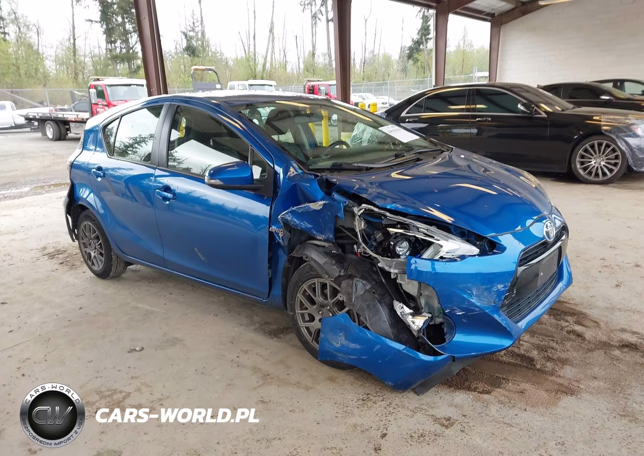 2016 Toyota Prius C Four