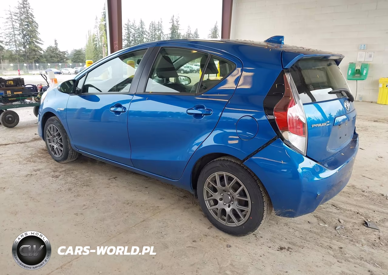 2016 Toyota Prius C Four VIN:JTDKDTB33G1124273 - 3