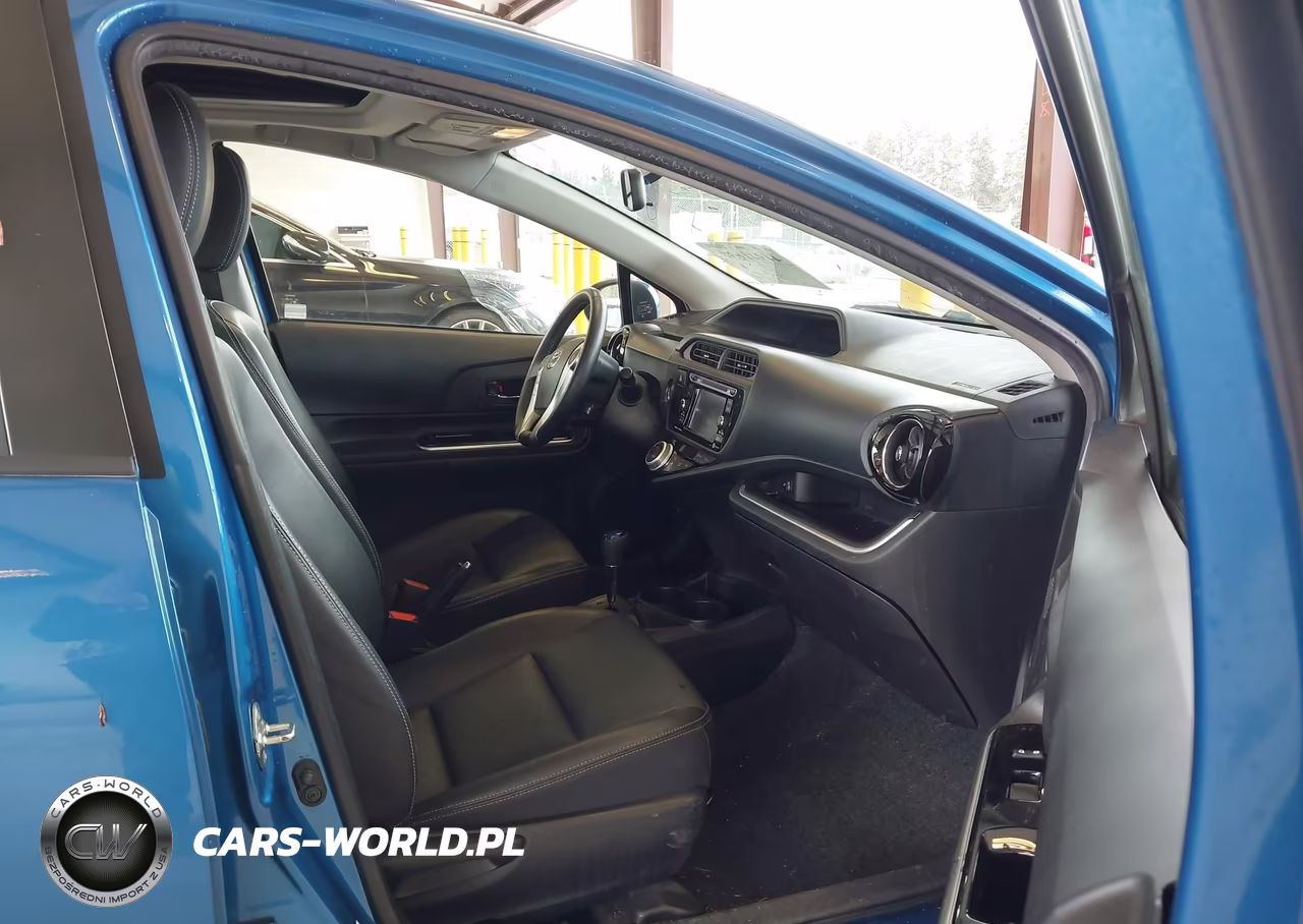 2016 Toyota Prius C Four VIN:JTDKDTB33G1124273 - 5
