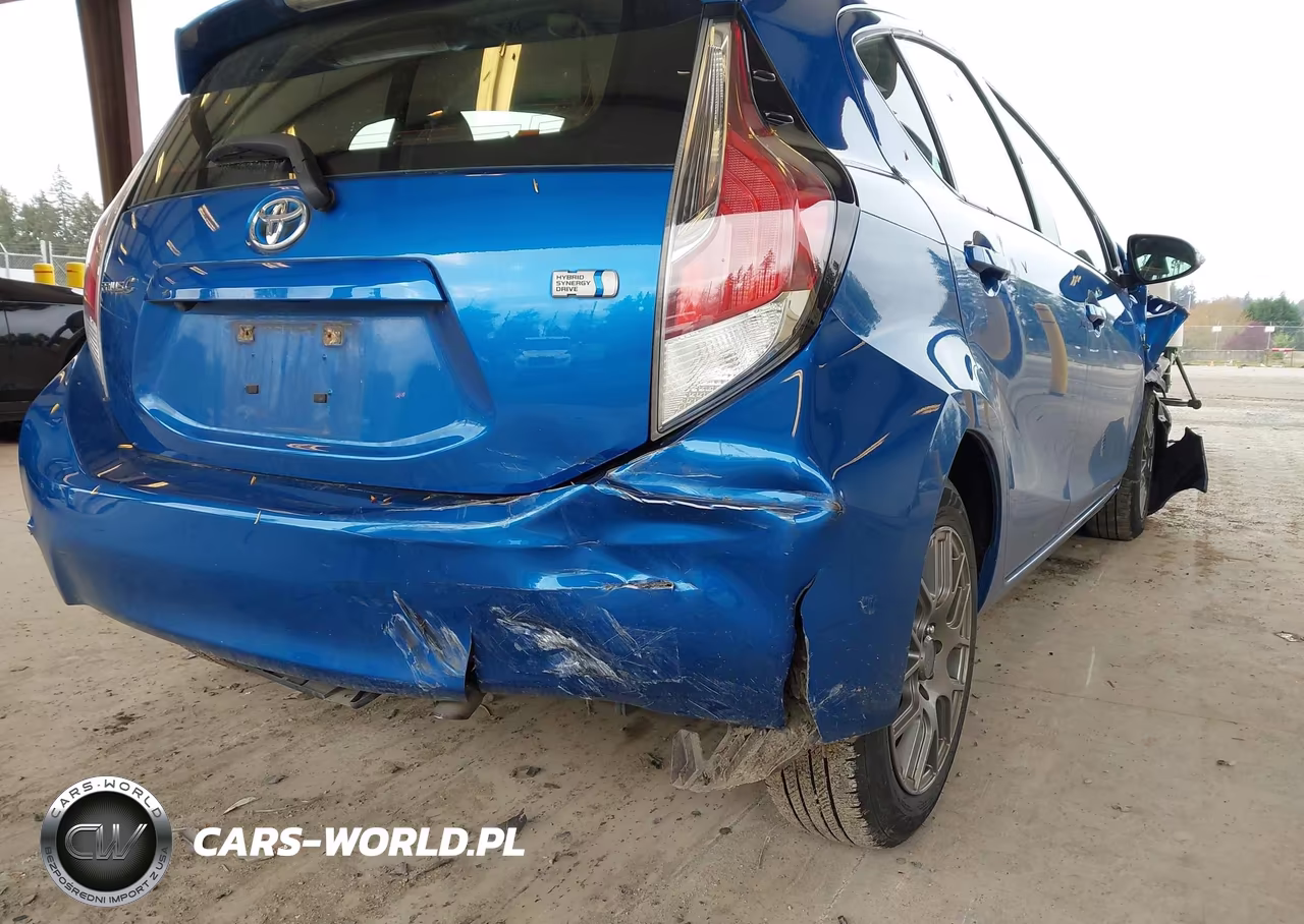 2016 Toyota Prius C Four VIN:JTDKDTB33G1124273 - 6