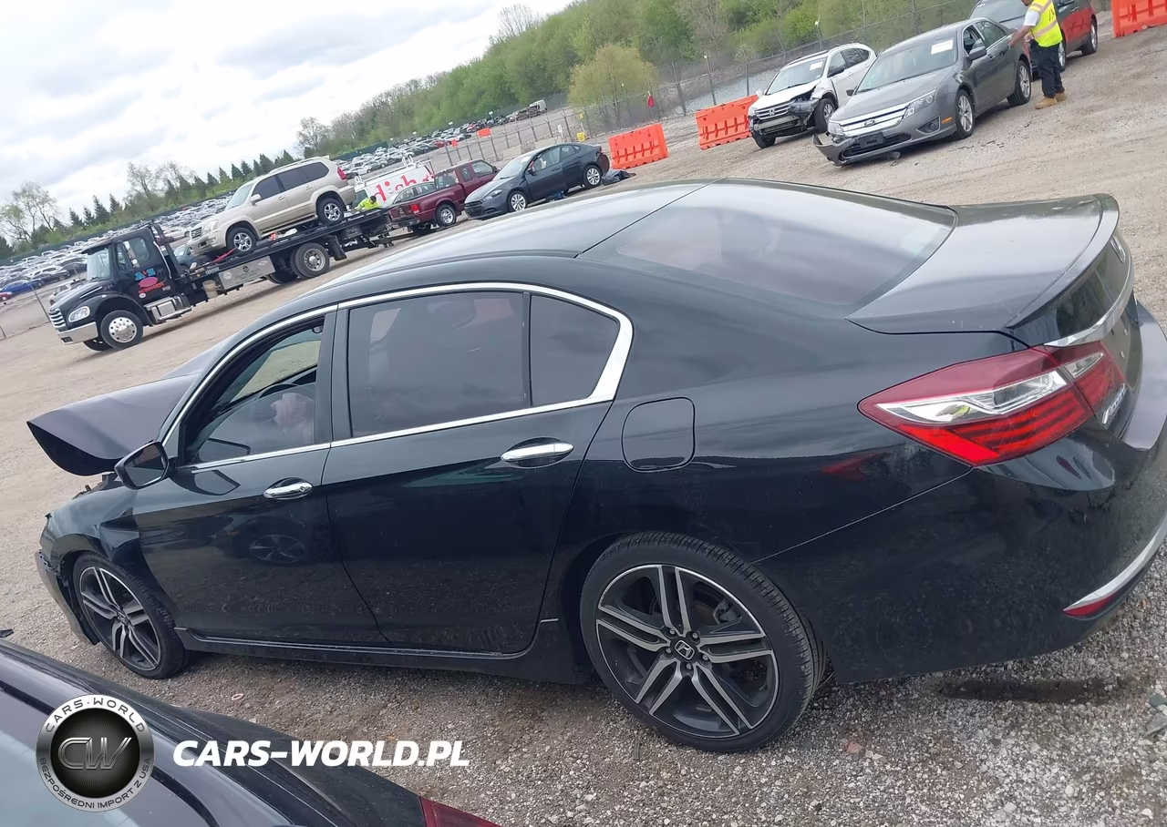 2017 Honda Accord Sport VIN:1HGCR2F5XHA022709 - 15