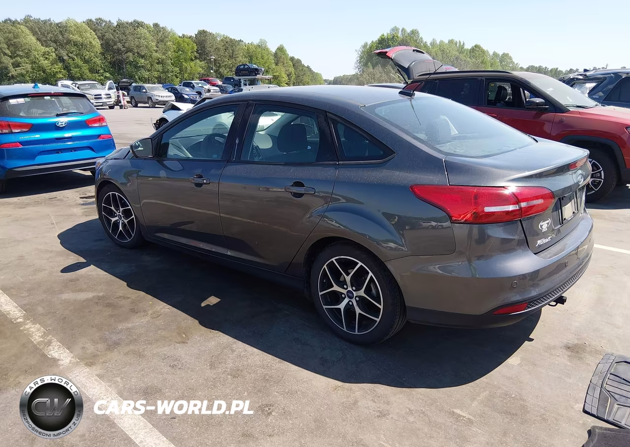 2017 Ford Focus Sel VIN:1FADP3H25HL256283 - 3