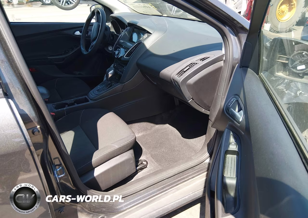 2017 Ford Focus Sel VIN:1FADP3H25HL256283 - 5