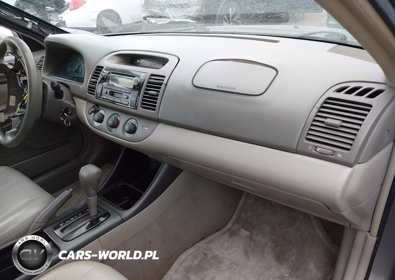 2002 Toyota Camry Le V6 VIN:4T1BF32KX2U517529 - 5