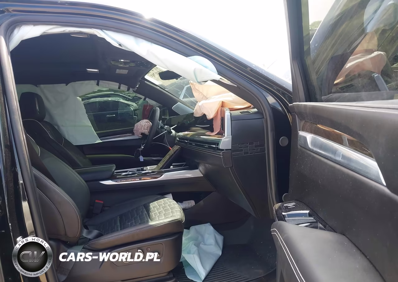 2025 Cadillac Escalade Sport Platinum VIN:1GYS9GRL7SR293554 - 5