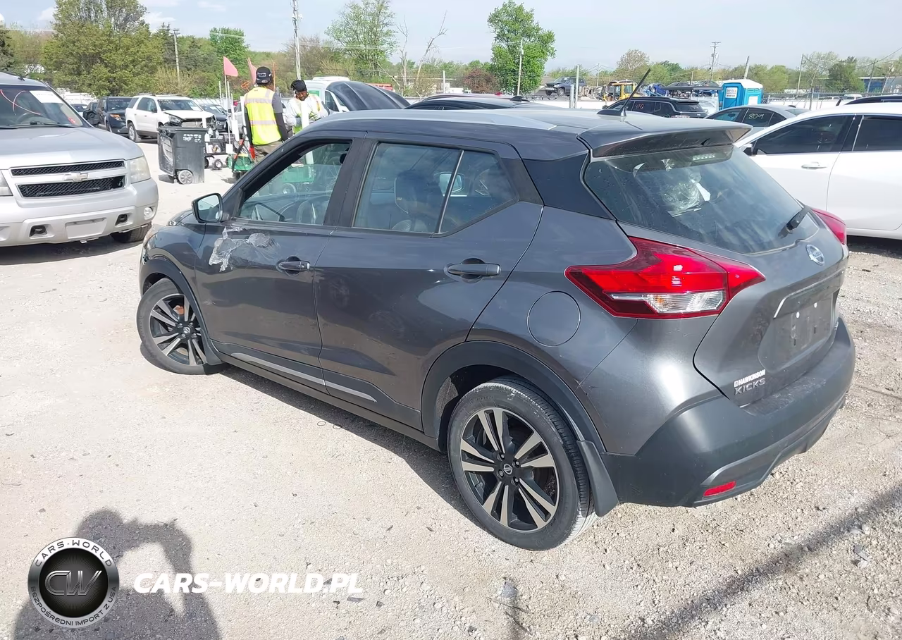 2019 Nissan Kicks Sr VIN:3N1CP5CU4KL528640 - 3