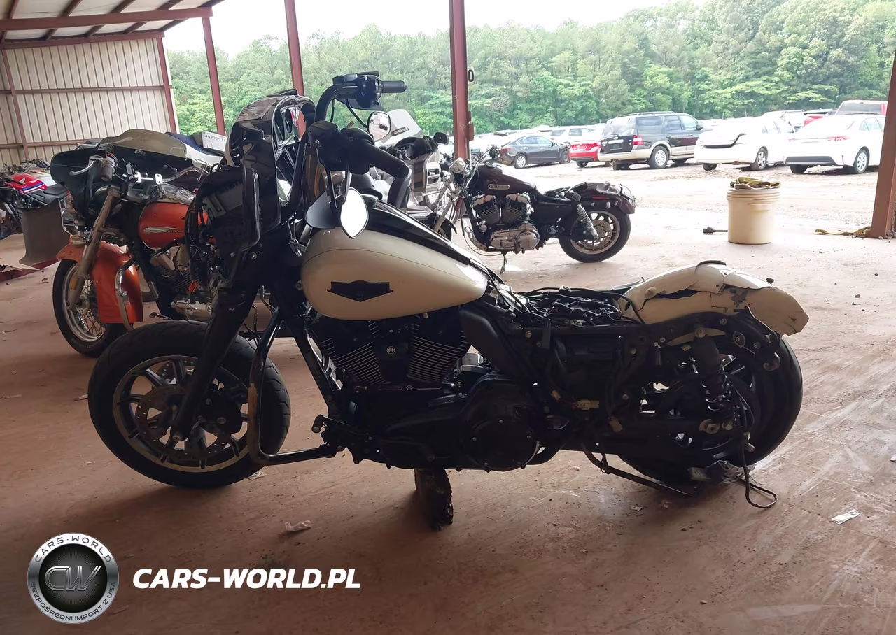 2015 Harley-Davidson Flhxs Street Glide Special VIN:1HD1KRM1XFB703736 - 14