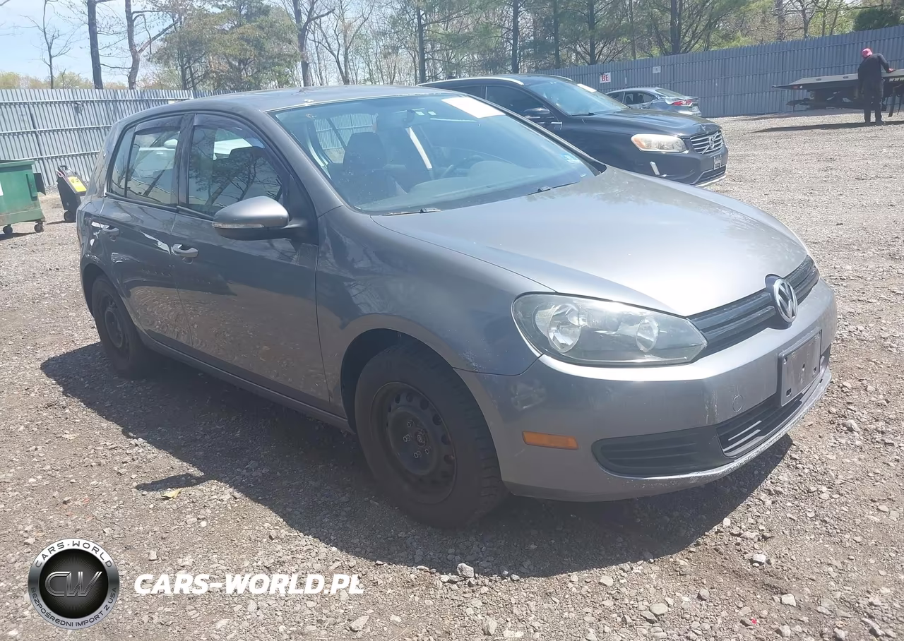 2010 Volkswagen Golf 4-Door