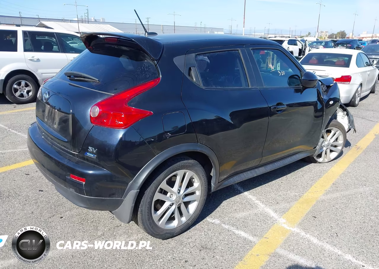 2013 Nissan Juke Sv VIN:JN8AF5MR7DT214386 - 4
