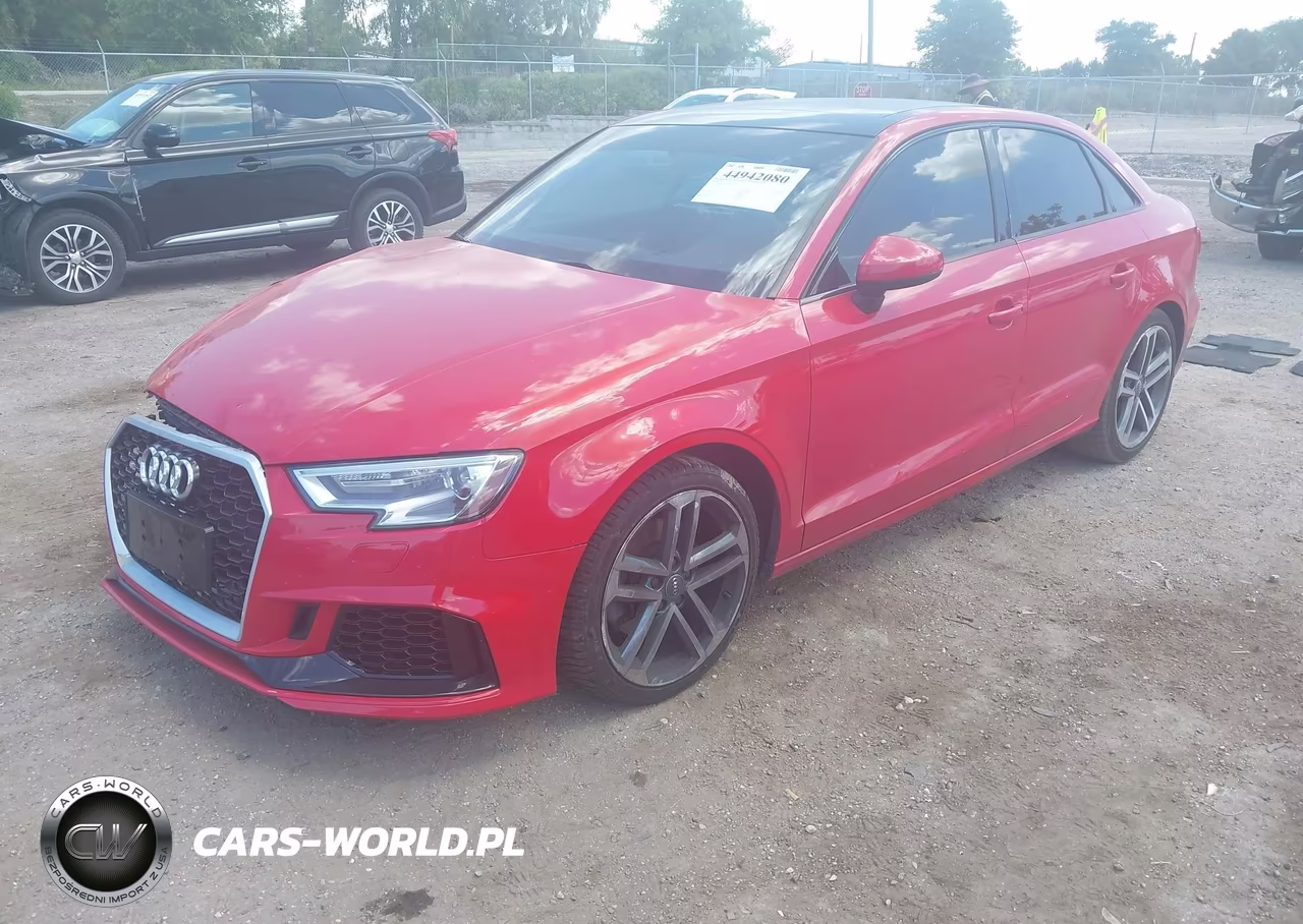 2019 Audi A3 40 Titanium Premium VIN:WAUAUGFF8KA097097 - 2