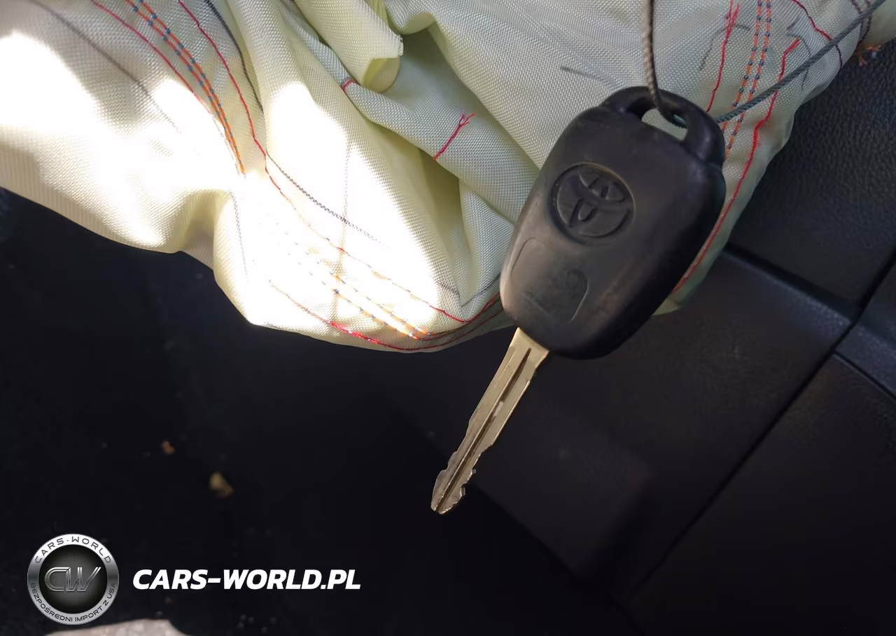 2015 Toyota Corolla S Plus VIN:2T1BURHE2FC462107 - 11