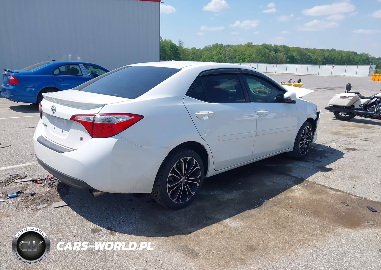 2015 Toyota Corolla S Plus VIN:2T1BURHE2FC462107 - 4