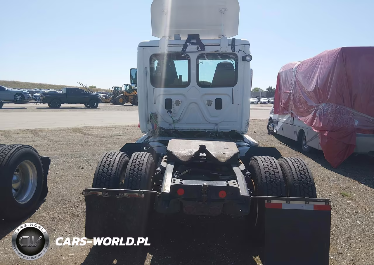 2014 Freightliner Cascadia 113 VIN:3AKBGADV8ESFZ4553 - 15