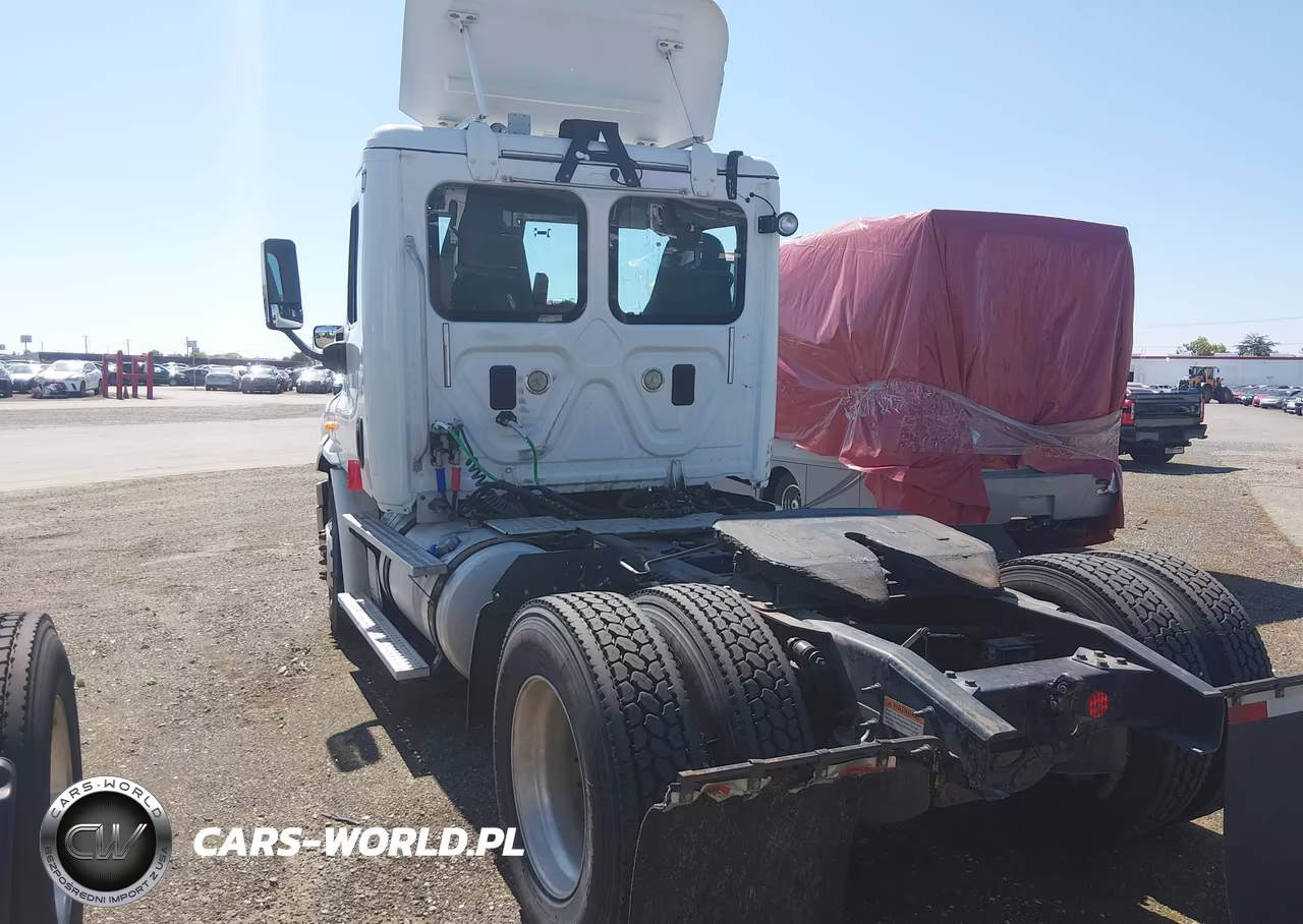 2014 Freightliner Cascadia 113 VIN:3AKBGADV8ESFZ4553 - 3