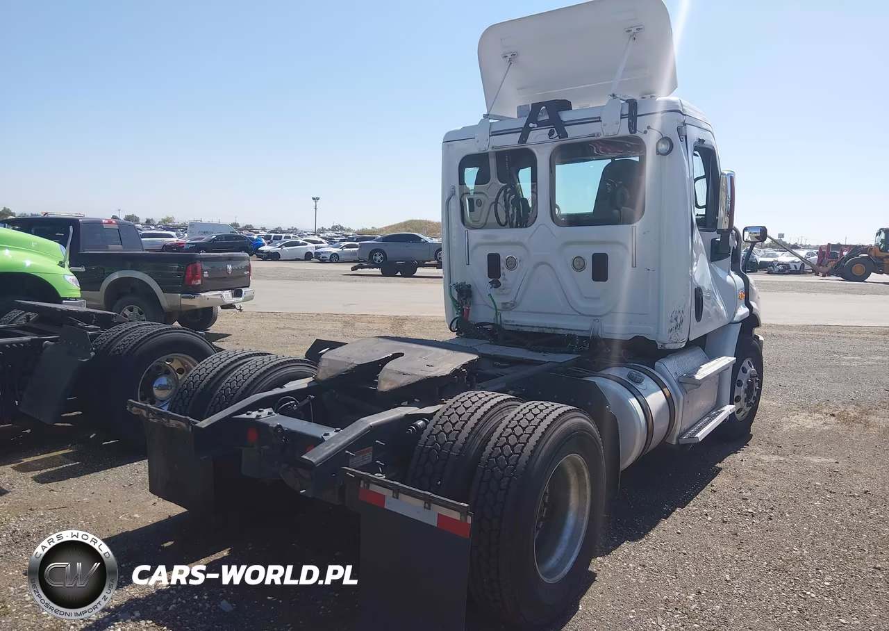 2014 Freightliner Cascadia 113 VIN:3AKBGADV8ESFZ4553 - 4