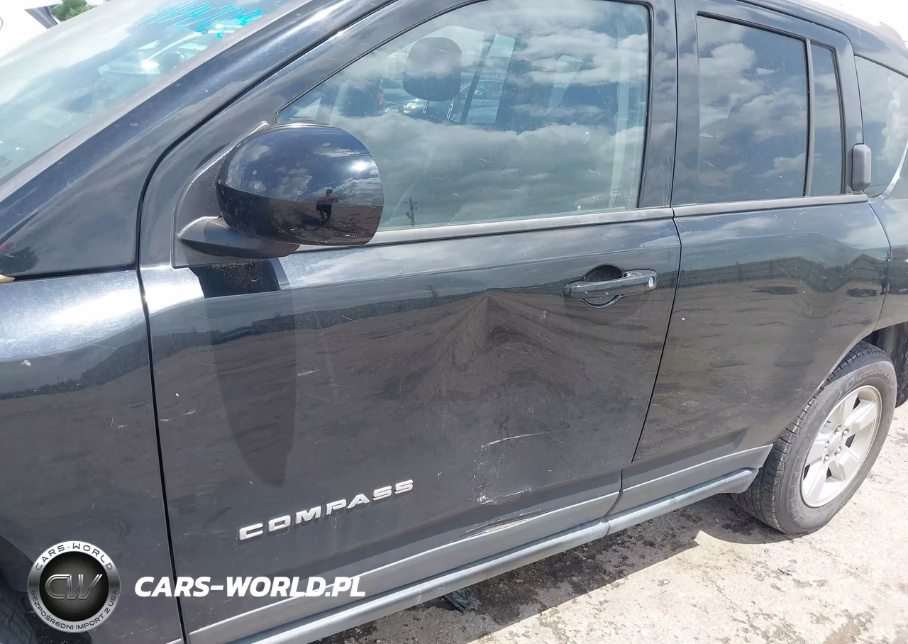 2016 Jeep Compass Latitude VIN:1C4NJCEA3GD735323 - 13